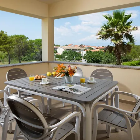 Malibu Grand Royale - Luxury Group With Pool Villa Vir