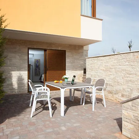 Malibu Grand Royale - Luxury Group With Pool Villa Vir