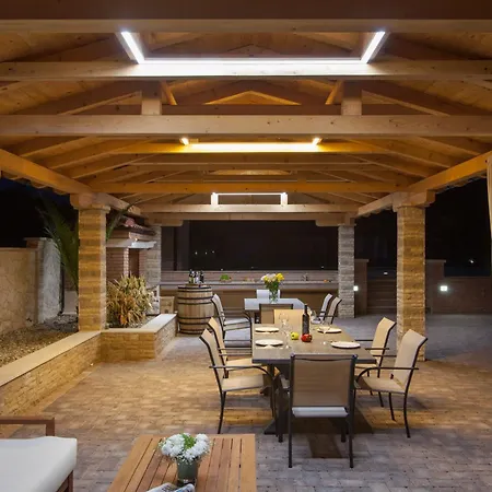 Villa Malibu Grand Royale - Luxury Group With Pool