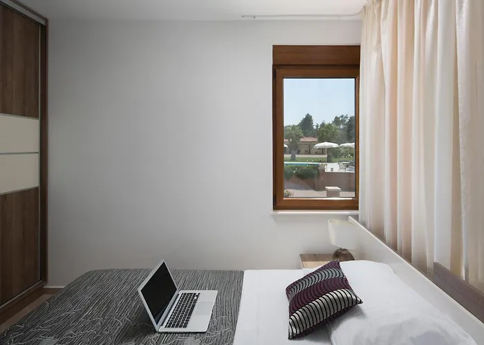 Malibu Grand Royale - Luxury Group With Pool 빌라 비르