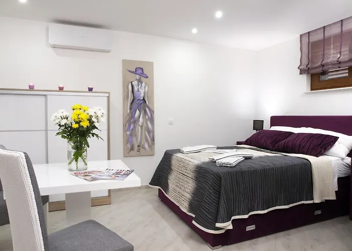 Malibu Grand Royale - Luxury Group With Pool Villa