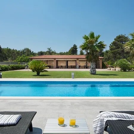 Malibu Grand Royale - Luxury Group With Pool *