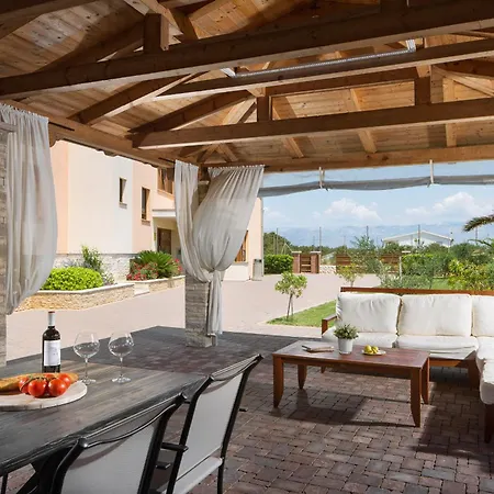 Malibu Grand Royale - Luxury Group With Pool Villa Vir