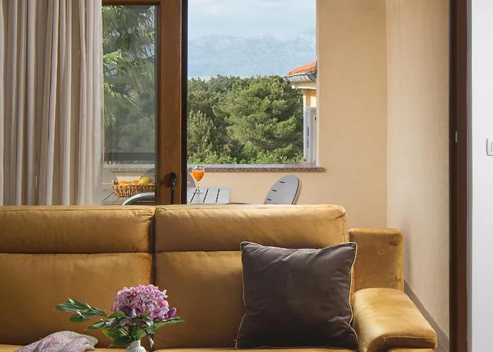 Вилла Malibu Grand Royale - Luxury Group With Pool Вир