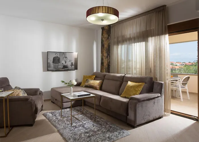 Malibu Grand Royale - Luxury Group With Pool *