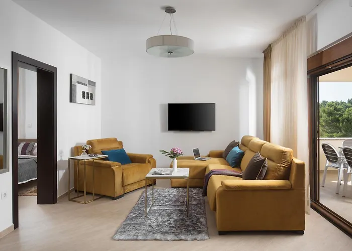 Вилла Malibu Grand Royale - Luxury Group With Pool