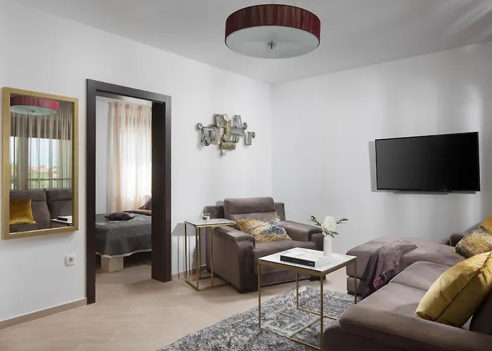 Вилла Malibu Grand Royale - Luxury Group With Pool *