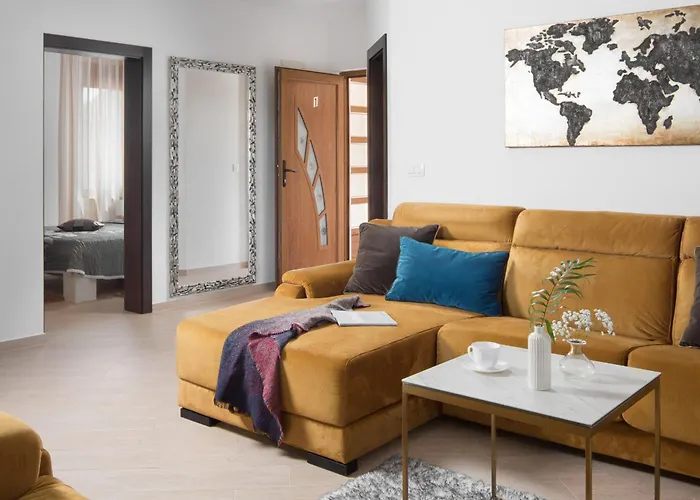 Malibu Grand Royale - Luxury Group With Pool